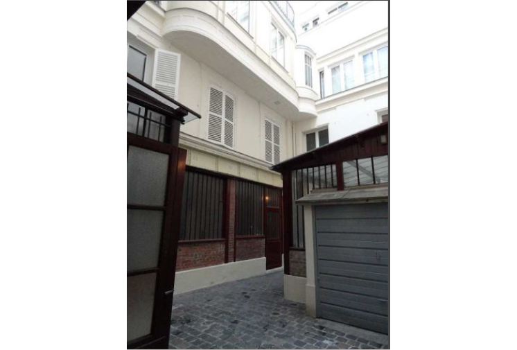 Appartement bourgeois proche place de la république